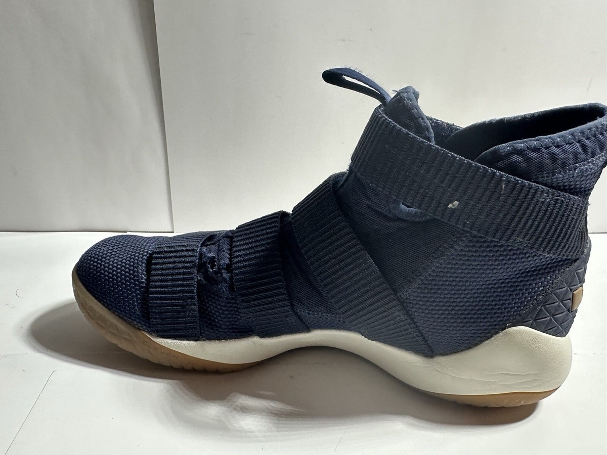 Nike LeBron Soldier 11 Cavs Sneakers Men's Size 11 Navy Blue