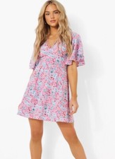 Boohoo Floral Print Flared Sleeve Skater Dress Size 8 BNWT