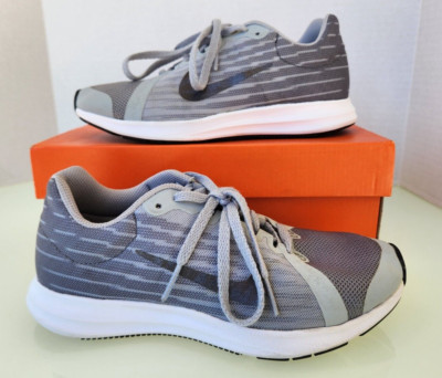 Nike AQ4180-002 Big Kids Downshifter 8 GS Wolf Sneakers Wide Size 4Y