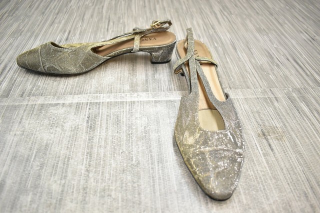 vaneli aliz slingback