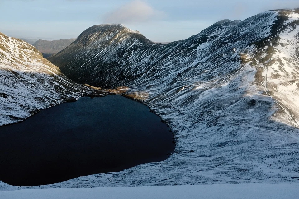 Peak Bagging: Wainwrights by Karen Parker, 2024 reprint edition - Image 3 of 4