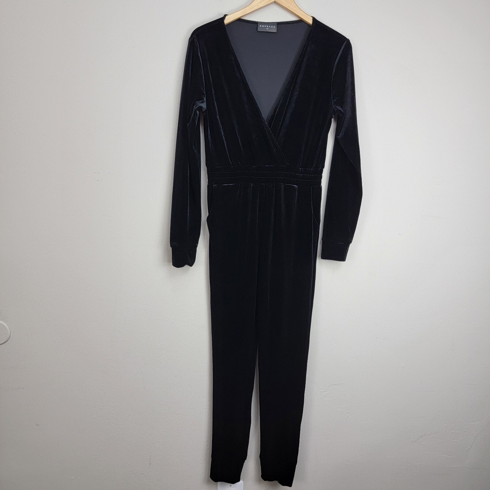 Emprada Jumpsuit Black Velvet Long Sleeve V-Neck Womens Size M Pockets-image