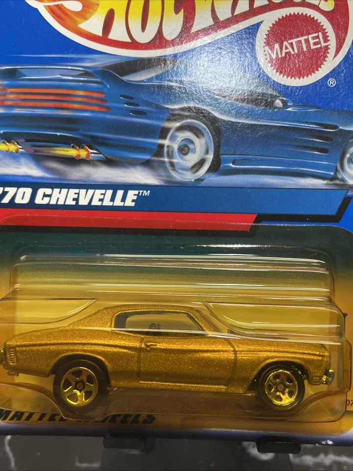 2000 Hot Wheels '70 CHEVELLE SS #107 Gold - Image 2 of 3