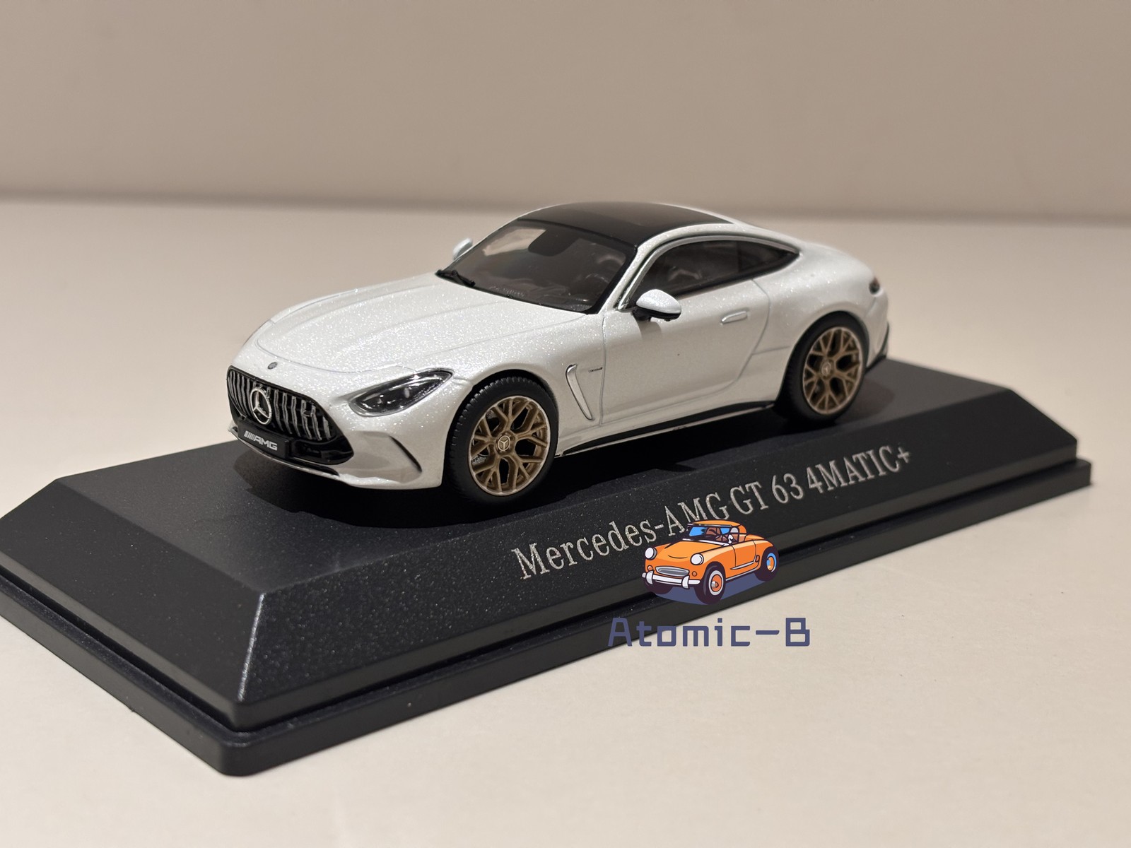 IScale 1/43 Mercedes Bezn AMG GT63 white alloy car model