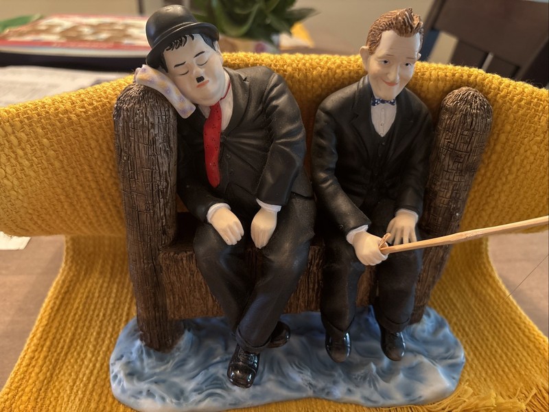 A RARE LAUREL & HARDY FIGURETTES / LEONARDO COLLECTIBLE ITEM Gone Fishing
