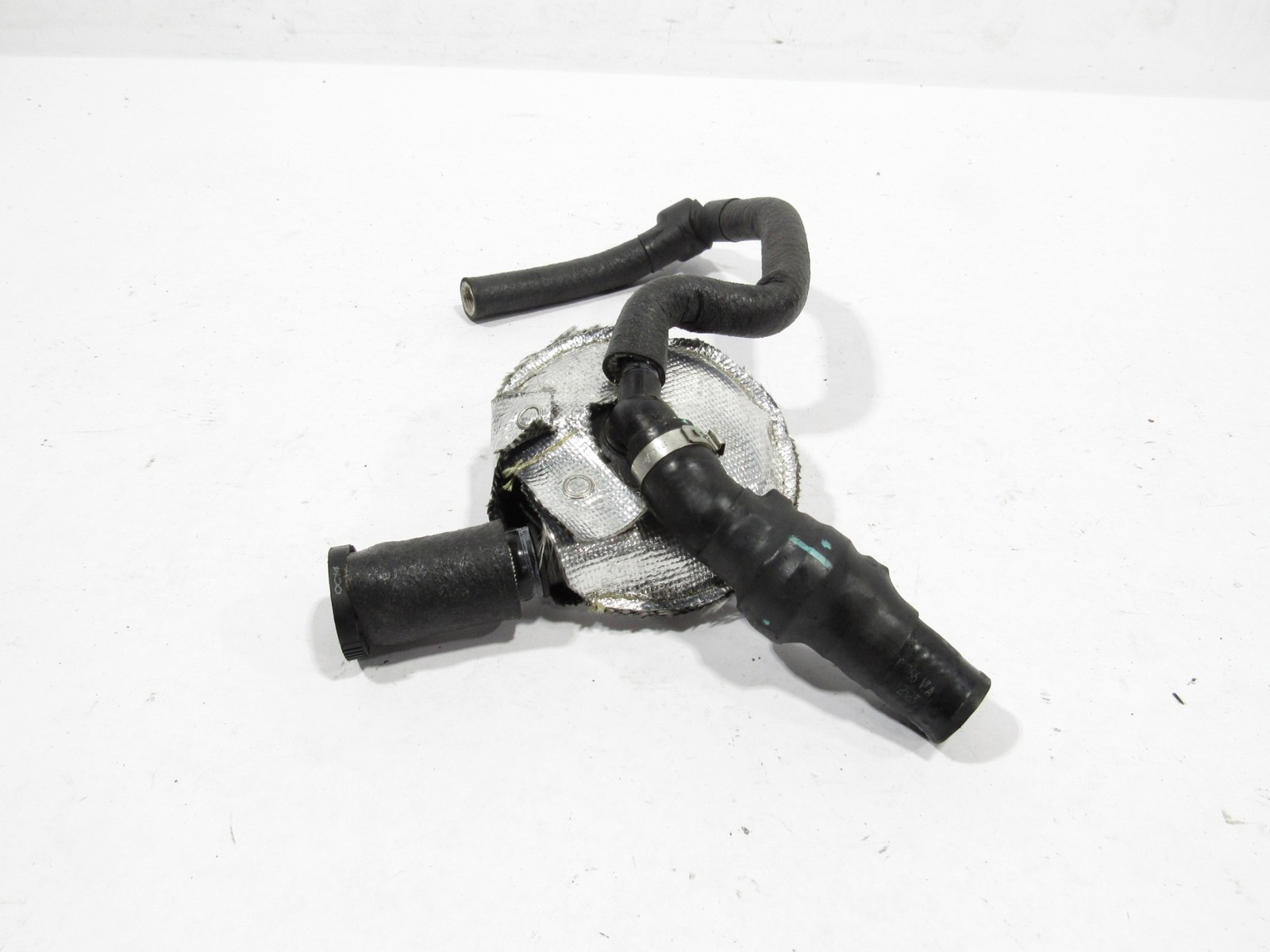 12-18 Bentley Continental GT W12 2015 Oil Separator Breather Tube Hose Valve |:A