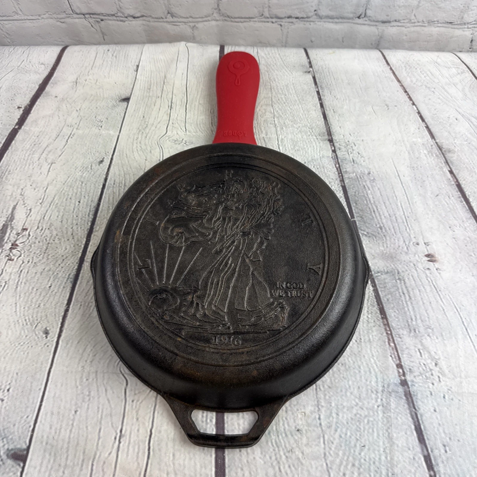 Lodge Cast Iron “Walking Liberty” Skillet With Silicone Handle Protector 10.25”