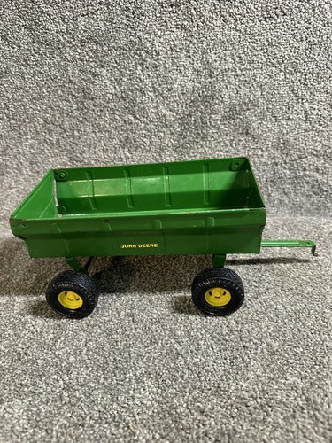 Ertl John Deer Trailer Farm Wagon Diecast 1/16 Pressed Metal Vintage Green