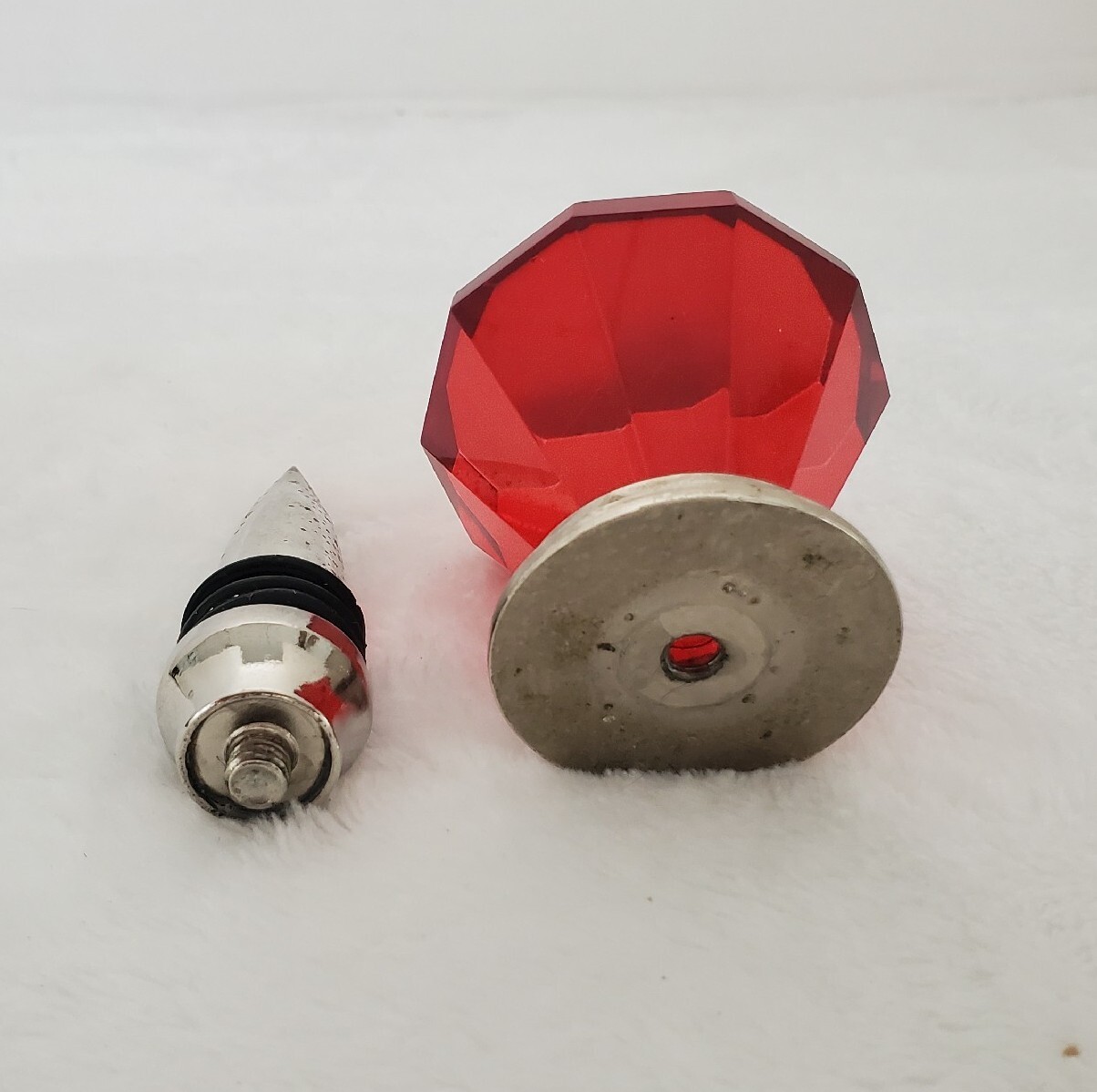 Mango Moon Stopper Red Diamond Glass Wine Bottle Stopper Some Scratches