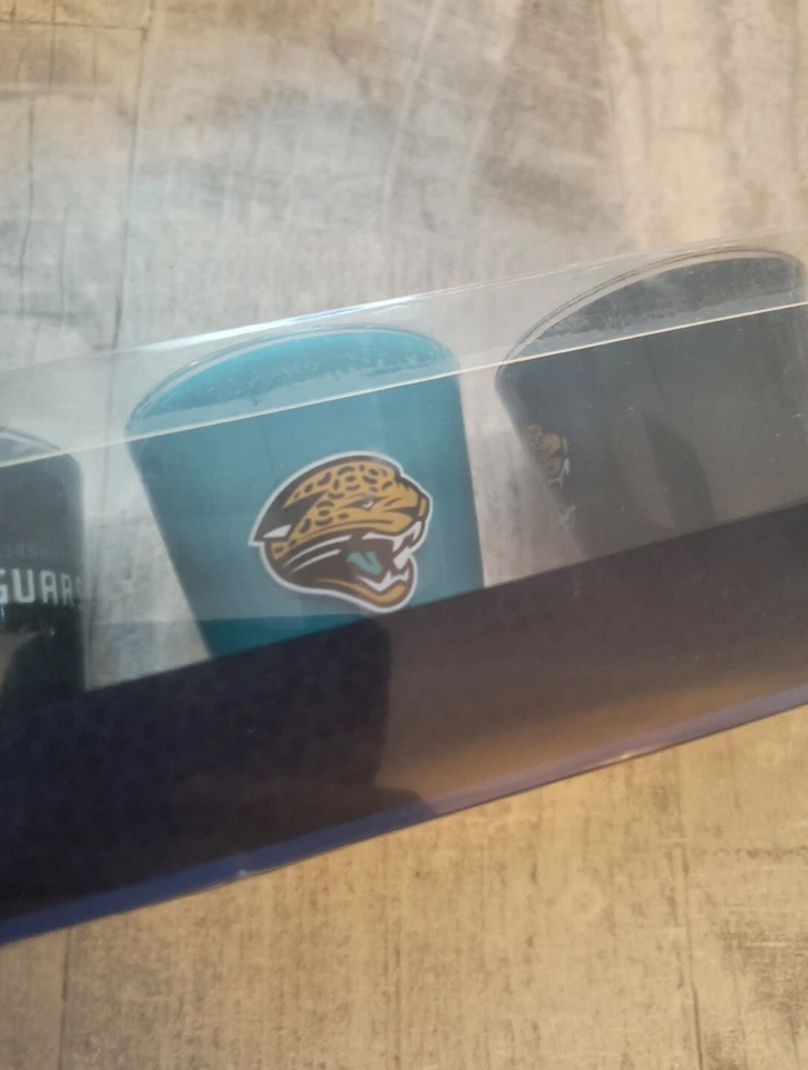 Pack de 4 vasos de chupito Jacksonville Jaguars juego de regalo. 1 OZ. Acrílico. Apto para lavavajillas. Foto 2 de 3
