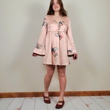 NWOT MNG by Mango Peach Blush Pink Satin Floral Bell Sleeve Mini Dress Womens 4