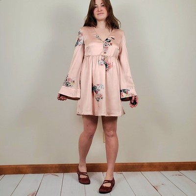 NWOT MNG by Mango Peach Blush Pink Satin Floral Bell Sleeve Mini Dress Womens 4