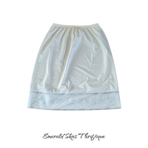 Women's vanity fair half slip lace trim size medium free ship