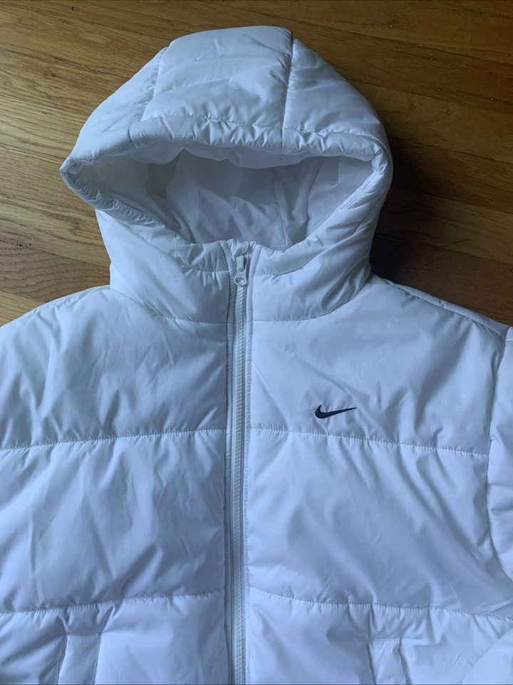 Nike Thermafit Cropped Puffer para mujer - blanco, talla pequeña Foto 3 de 4