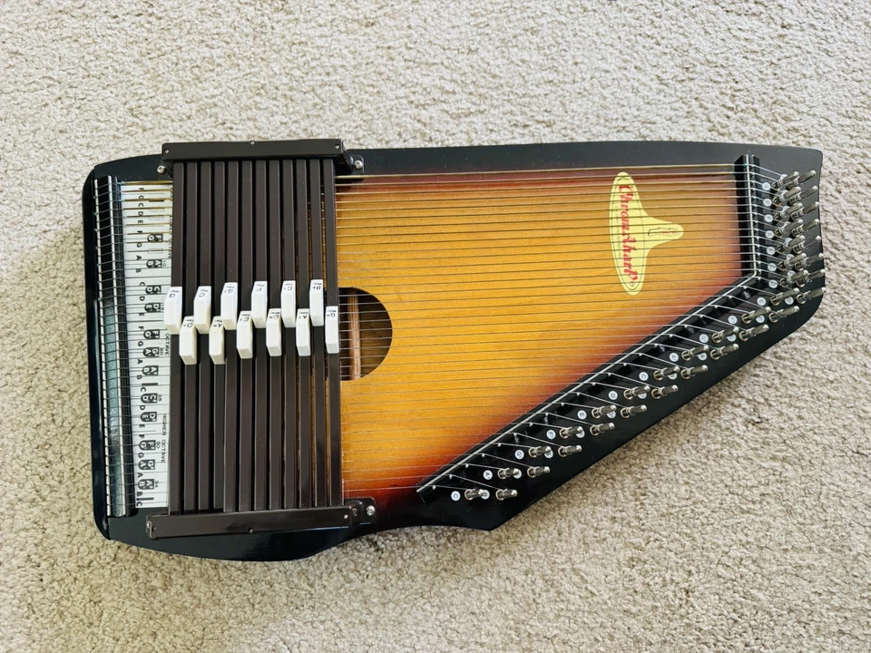 Antiguo instrumento musical de colección RBI banda rítmica ChromAharP autoharp con estuche de selecciones de teclas Foto 4 de 4