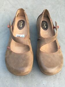CLARKS ARTISAN TAN BROWN LEATHER SHOES 