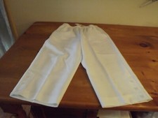 NEW ALFRED DUNNER WHITE CAPRI PANTS SZ 10P petites RET34 NWT