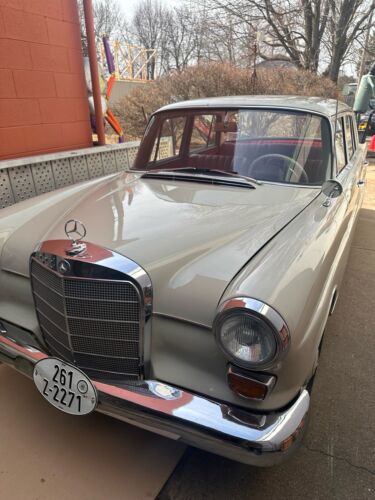 1966 Mercedes-Benz 230