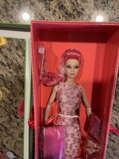 INTEGRITY TOYS GLAMOUR PINK POPPY PARKER DRESSED NRFB 2O25 W CLUB MEMBER'S DOLL
