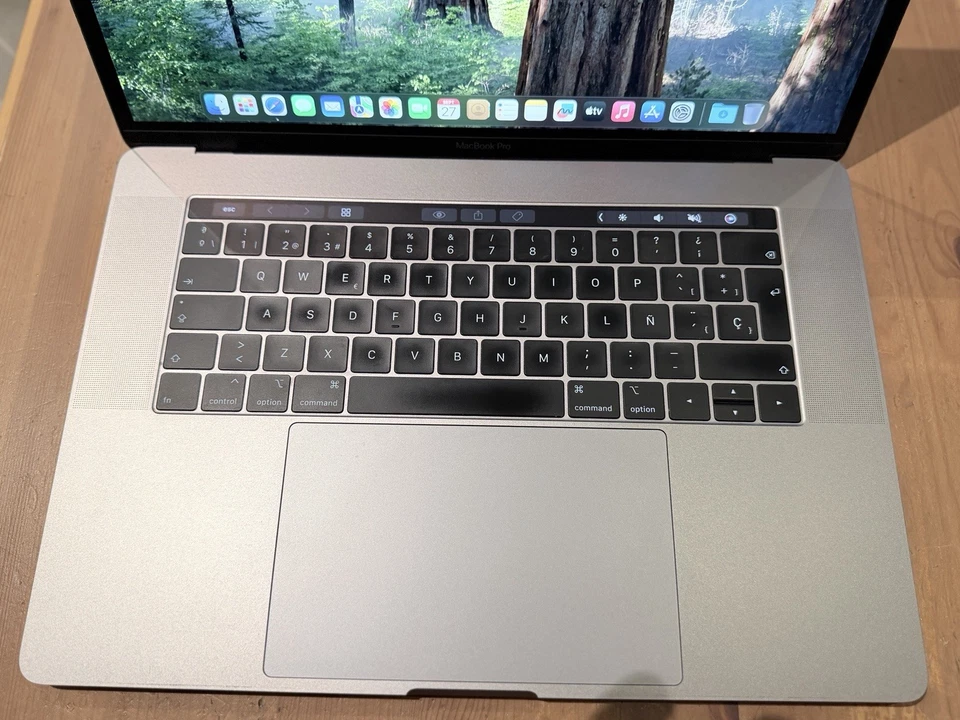 Apple MacBook Pro 15" 2018 · i7 · 16GB · 512GB, photo 4 sur 5