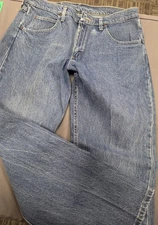 Wrangler Men’s Relaxed Fit Straight Jeans 33x30   Wash Denim Blue 1097FXWXD 