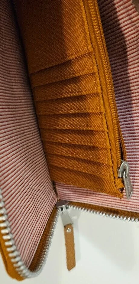 Carteira masculina Herschel Supply Co com zíper lona marrom - Imagem 2 de 3