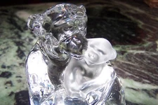 RARE ANCIEN PRESSE-PAPIERS SINGE ET SON PETIT EN CRISTAL SIGNE "ST-LOUIS"!!!!