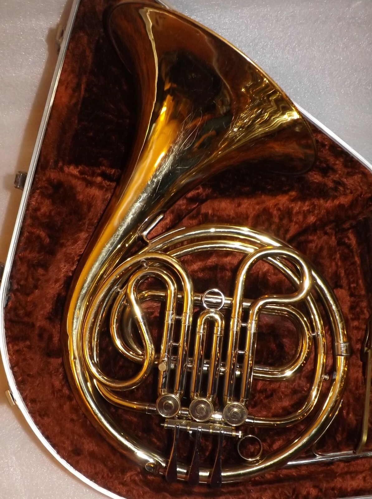 Olds Ambassador French Horn w/ case mouthpiece accessories. USA. Good