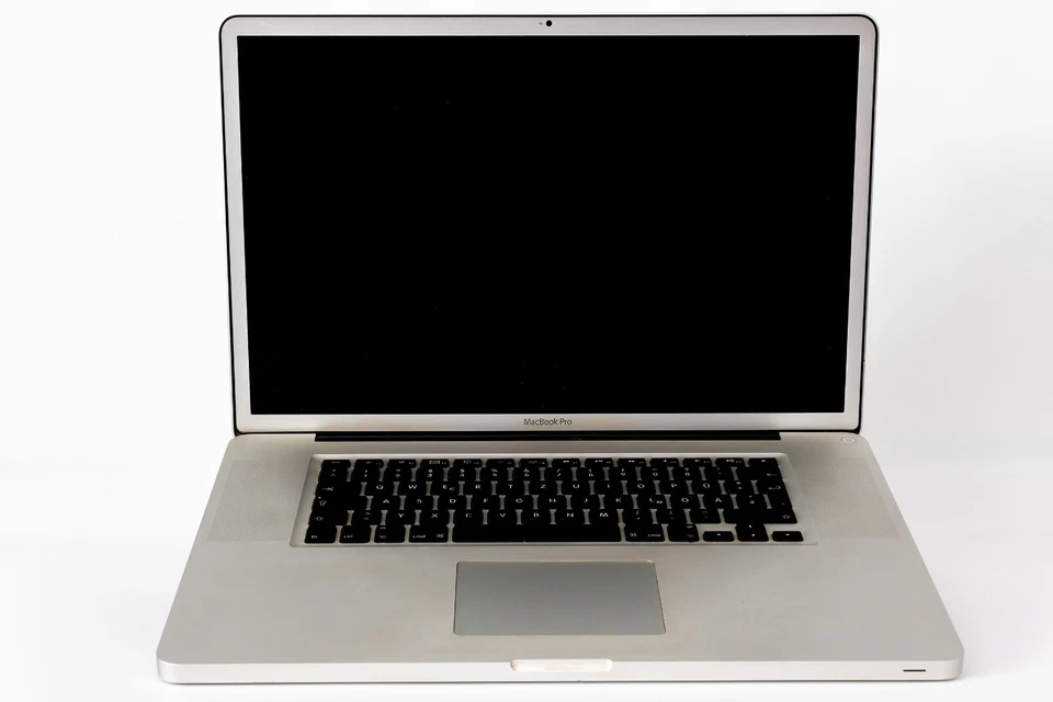 MacBook Pro (17 Zoll, Mitte 2010), 2,66 GHz Dual-Core Intel i7, 8GB RAM, 2x 1TB - Bild 4 von 4