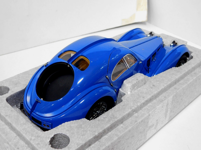 オートアート 1/43 ブガッティ 1938 ブルー/ワイヤースポークホイール オートアート 1/43 ブガッティ 1938 ブルー/ワイヤースポークホイール