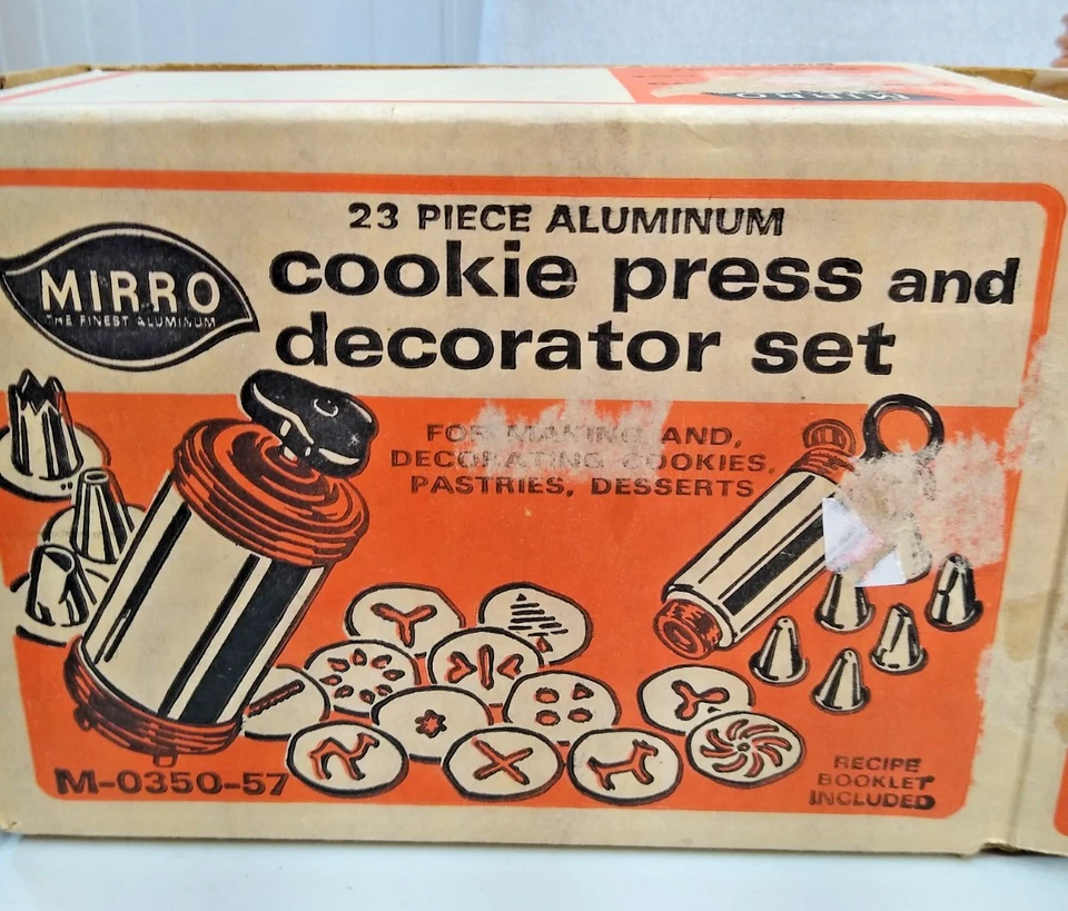 Vintage Mirro 23 Pc Aluminum Cookie Press & Decorator Set in Excellent Shape - Image 2 of 4