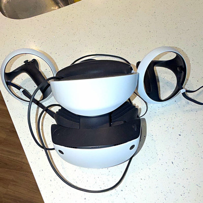 Sony PlayStation VR2 PSVR2 Headset w/ Sense Controllers USB-C 120Hz