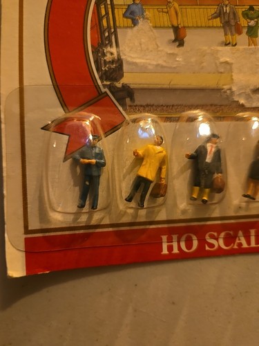 MODEL POWER # 5707 RAIL ROAD STATION PEOPLE HANDBEMALTE FIGUREN ~ HO SCALE - Bild 2 von 7