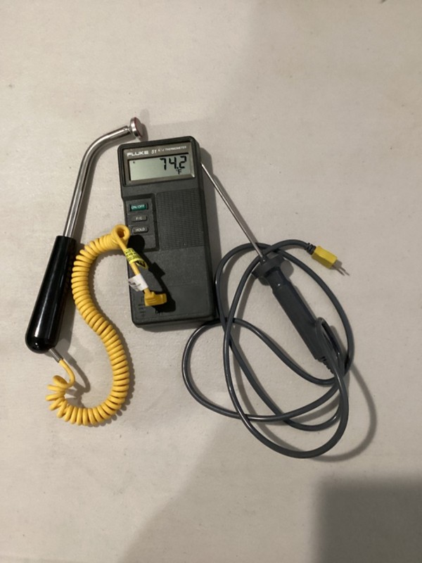 USED - Fluke 51 K/J Handheld Digital Thermocouple Thermometer