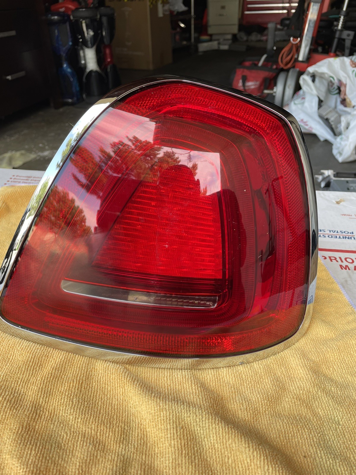 2017 Rolls Royce Ghost  Right Tail Light Passenger Side OEM