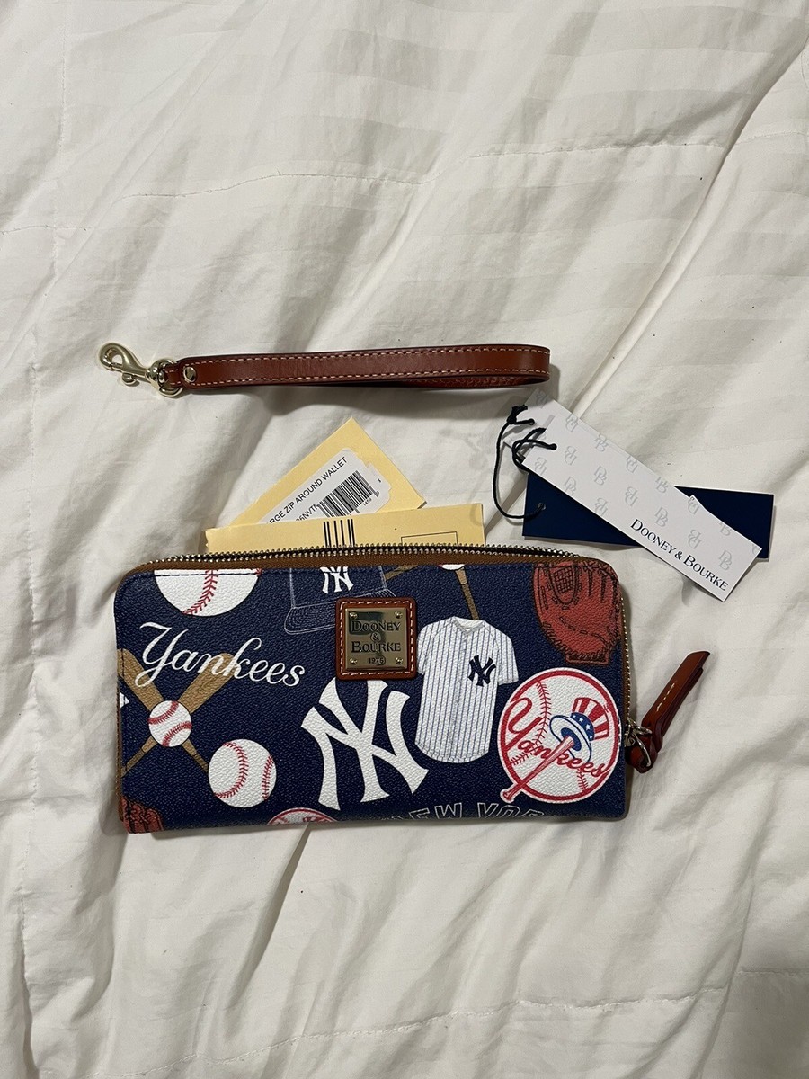 Dooney and Bourke MLB New York Yankees large zip brown wallet new