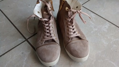 Camel Leather B Court Sneakers for Women - Balmain.com