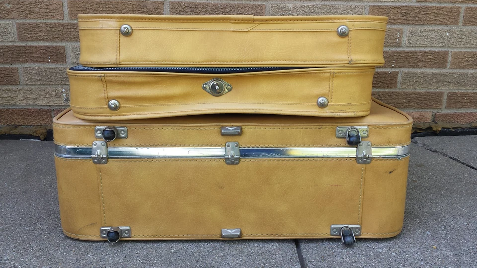 Vtg VENTURA Suitcase & Garment Bag Mustard Tan Locking Luggage Set Tweed & Vinyl - Image 4 of 4