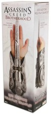 -=] NECA - Assassin Creed 2 Ezio Hidden Blade Role Play Gauntlet Replica [=-