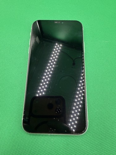 iPhone XR - ungetestet (Display nicht zerschlagen)