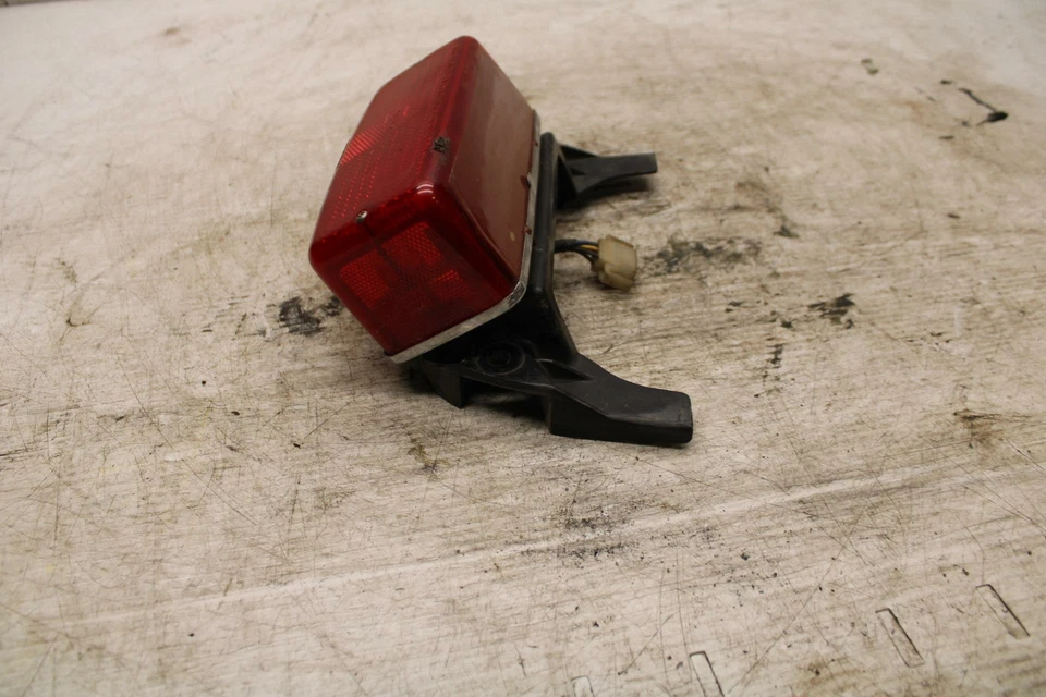 80-81 YAMAHA XS1100 СПЕЦИАЛЬНЫЙ ЗАДНИЙ ФОНАРЬ ЗАДНИЙ ТОРМОЗНОЙ ФОНАРЬ BB377 - Изображение 3 из 4