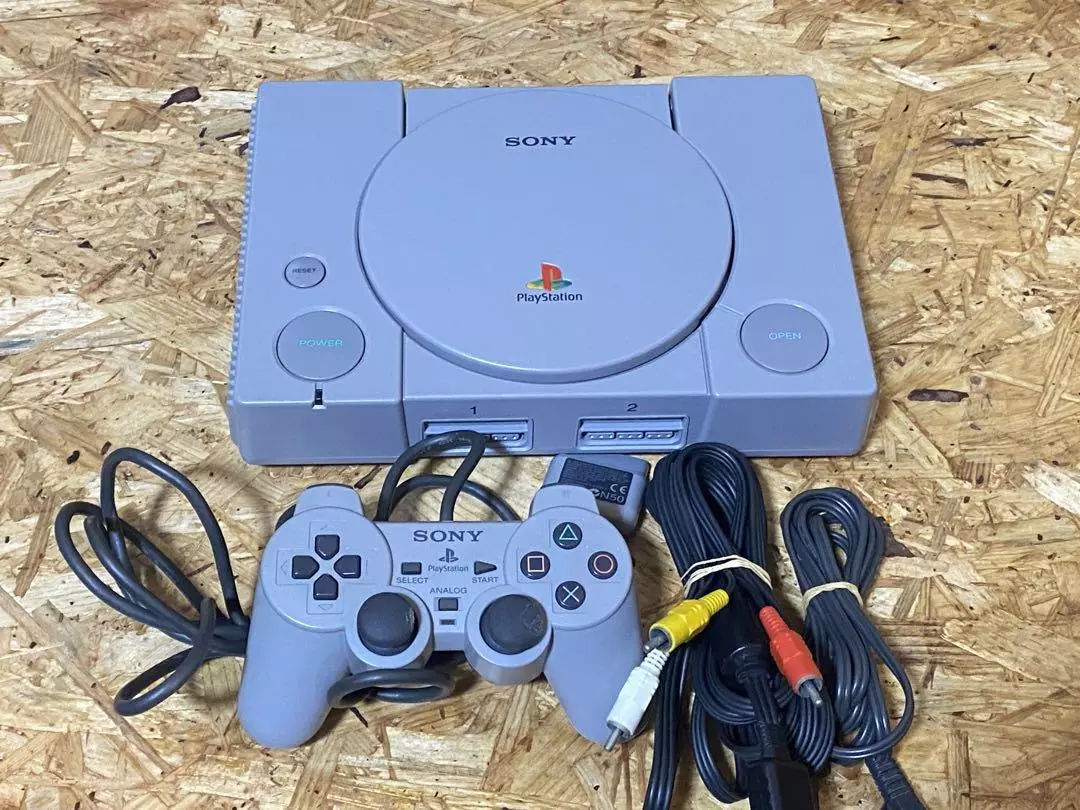 Sony PlayStation 1 PS1 SCPH-7000 Console W/Controller from Japan