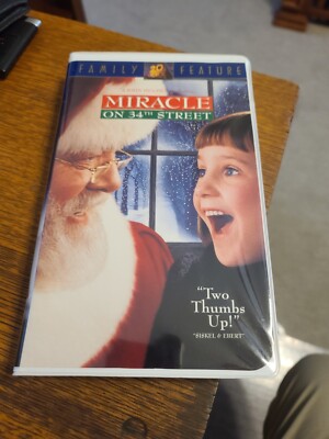 Miracle on 34th Street starring Mara Wilson VHS 1995, open clam shell, like new