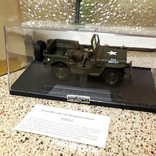 Chrysler 1941 Willys Jeep 1:32 Diecast Green Military Limited Edition w/ Case