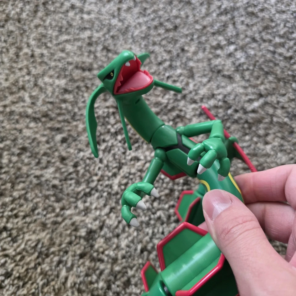 Figura de acción Pokemon Rayquaza Jazwares Select Articulado Poseabl Nintendo 2021 Foto 4 de 4