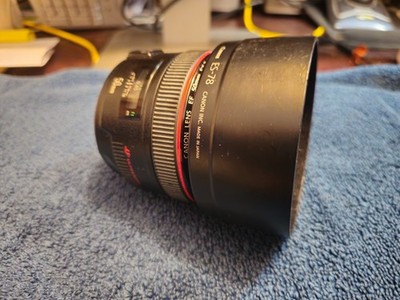 Canon EF 50mm f/1.2L USM Lens Mint condition, hardly ever used