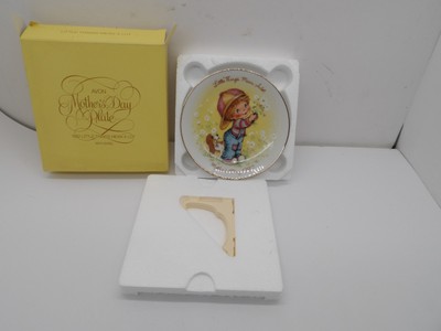 Avon Plate Little Things Mean Alot Vintage 1982 Mothers Day 5'' Boy Flowers Puppy
