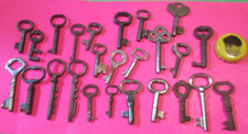 LOT OF 20 SMALL LITTLE VINTAGE CLOSED ENDS SKELETON KEYS DRESSER ZA20A ANTIQUE