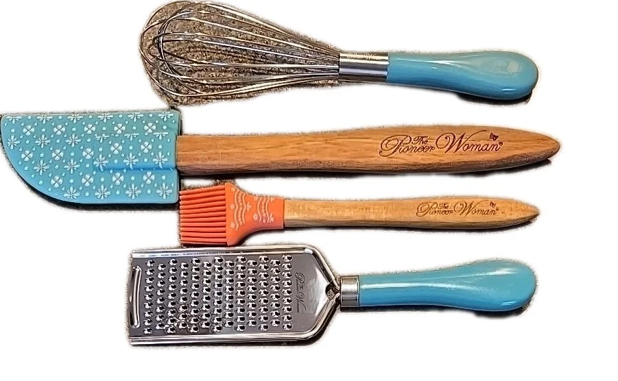 Pioneer Woman ~ 4 Piece Utensil Set ~ Whisk ~ Spatula ~ Grater ~ Pastry Brush
Opens in a new window