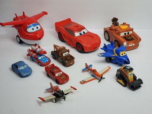 lightning mcqueen airplane toy